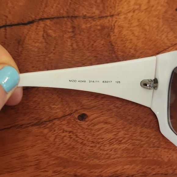 Vintage Y2K Versace Model 4049 Sunglasses - Picture 7 of 9